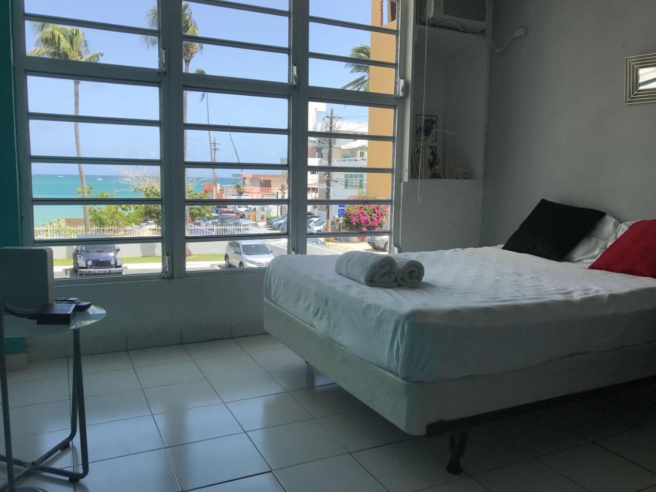 Coco Mar Oceanview Studios Сан Хуан Екстериор снимка